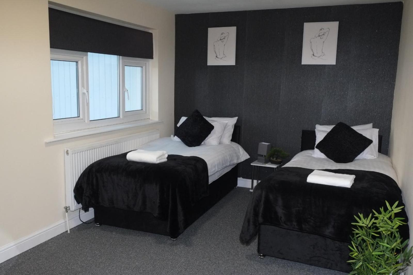 נוטינגהאם Lausory King Bed Living Your Luxe Home Away מראה חיצוני תמונה